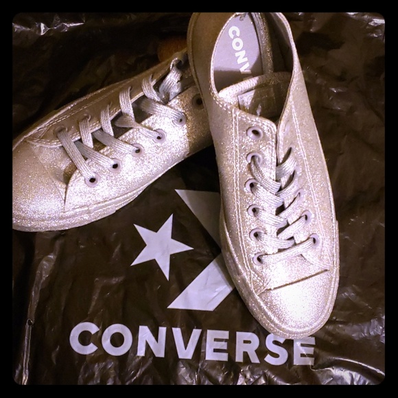 New Converse All Stars (never worn) - Picture 1 of 4